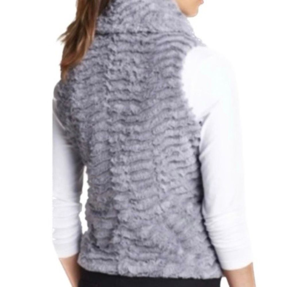 Patagonia womens grey faux fur vest size small